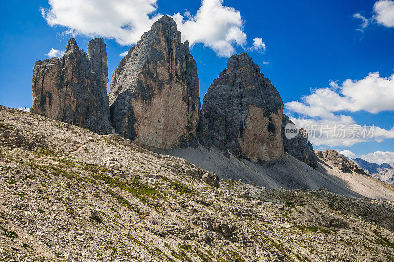 三城垛或三Cime di Lavaredo拥有美丽的天空，Semites Dolomites或Dolomiti di Sesto，南蒂罗尔，Dolomites山脉景观，意大利阿尔卑斯山